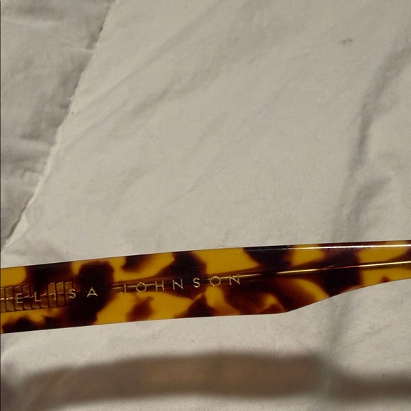 Tortoise Shell Sunglasses - Picture 3 of 6